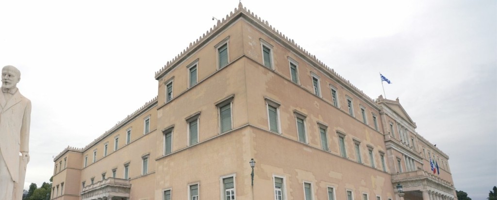 Την Τετάρτη στη Βουλή το νομοσχέδιο για τη συνεπιμέλεια