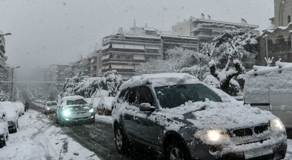 Κόλπα για να ξεπαγώσετε το παρμπρίζ και την κλειδαριά του αυτοκινήτου