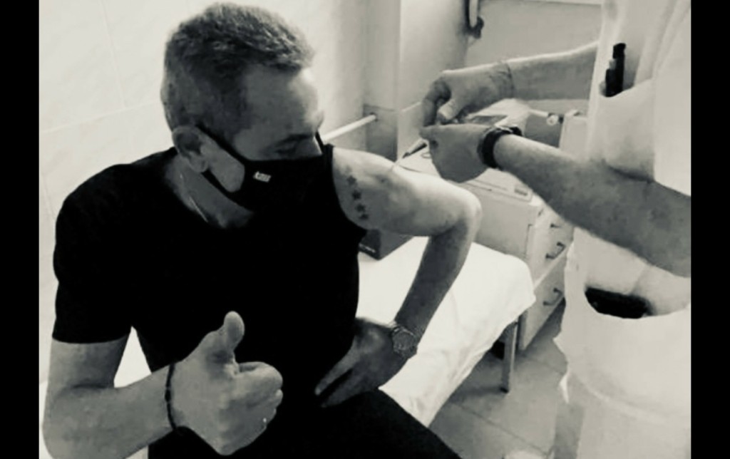 Ο Καμμένος, το τατουάζ και το εμβόλιο στη Σερβία