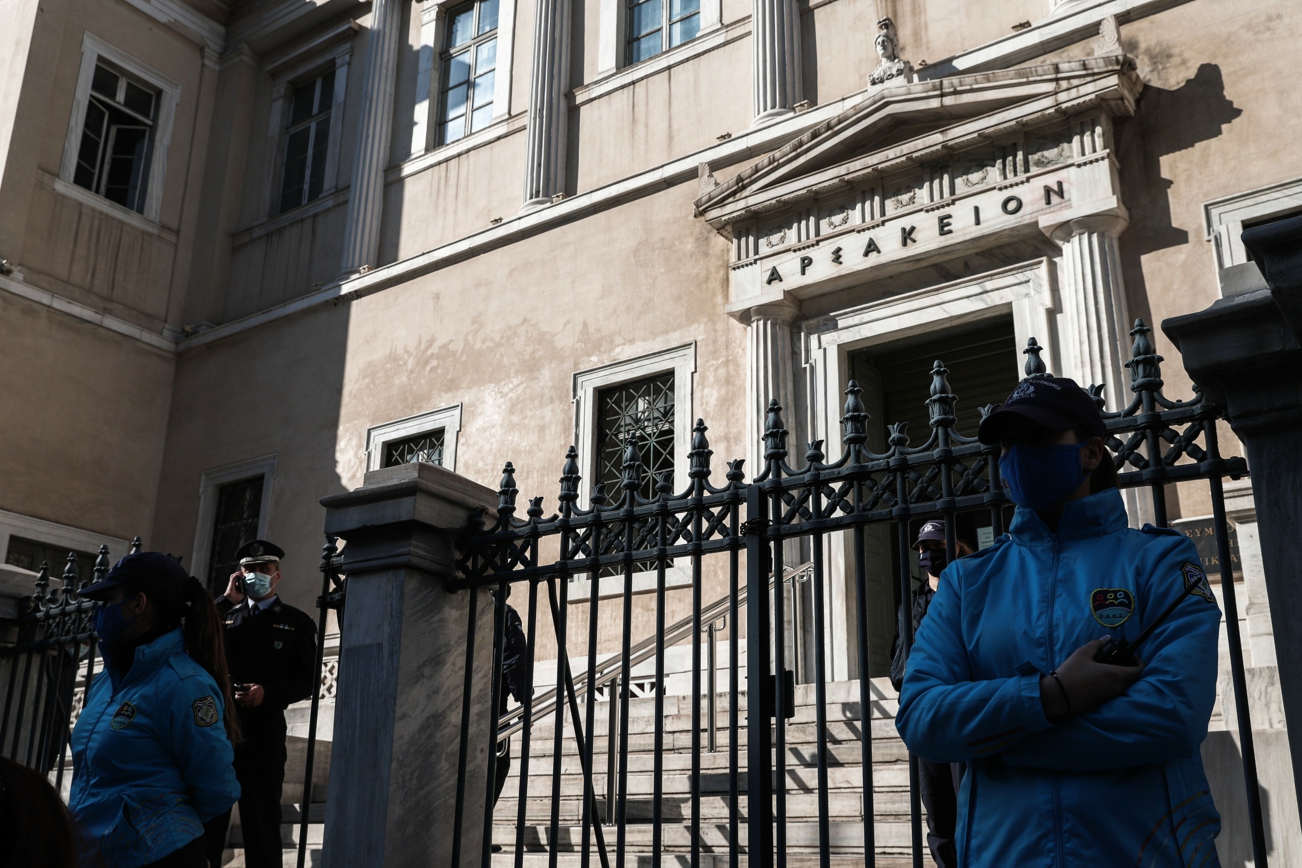 Απόφαση σταθμός – Το Δημόσιο θα αποζημιώνει όσους παθαίνουν βλάβες από το εμβόλιο