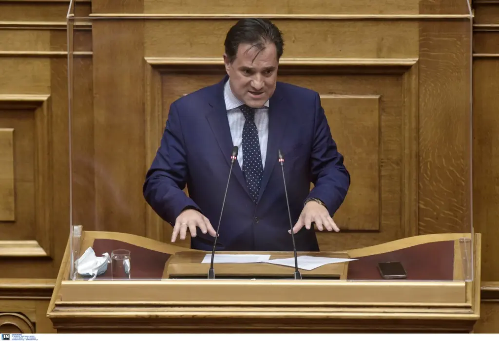 Γεωργιάδης – Τι αλλάζει και πότε στην απαγόρευση κυκλοφορίας, sms και μετακινήσεις εκτός νομού (vid)