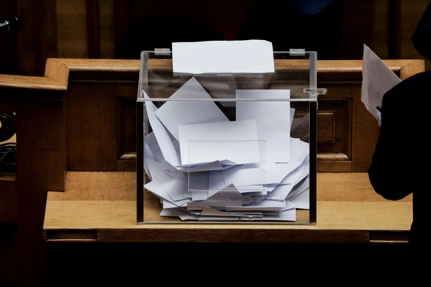 Τα exit polls στην Αλβανία – “Παλεύει” για την αυτοδυναμία ο Ράμα