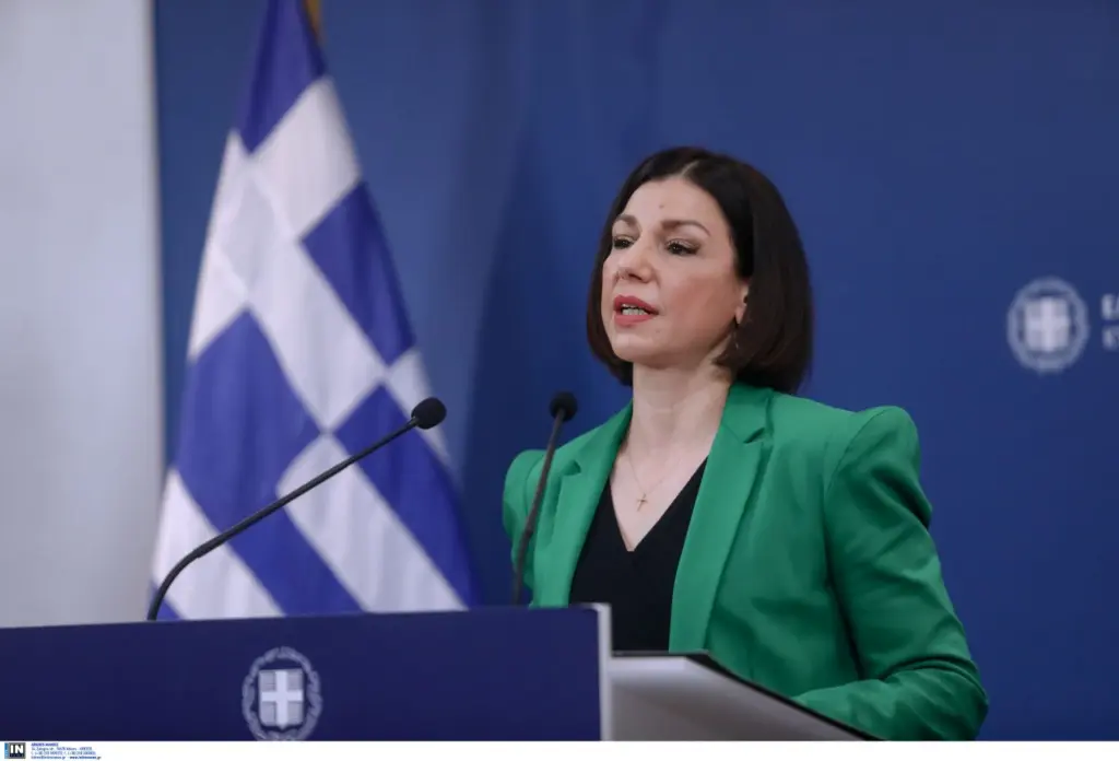Πελώνη – Η χώρα δεν μπορεί να μείνει κλειστή για πάντα