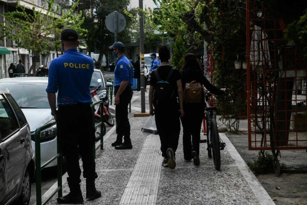 “Βροχή” τα πρόστιμα – Ξενύχτια, κρυφά μπαρ και πάρτι μέχρι και ταβέρνες