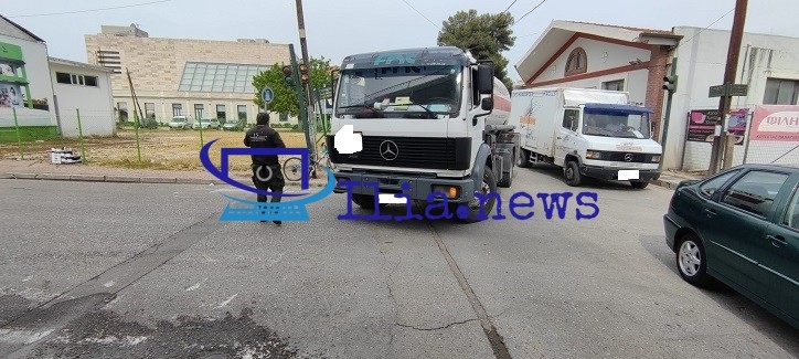 Κάτω από τις ρόδες βυτιοφόρου βρέθηκε 12χρονος στην Αμαλιάδα (pics)