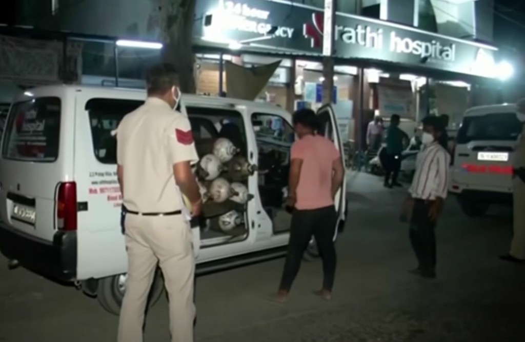 Ρεκόρ θανάτων από τον κορονοϊό στην Ινδία – Ένας νεκρός κάθε 4 λεπτά (vid)