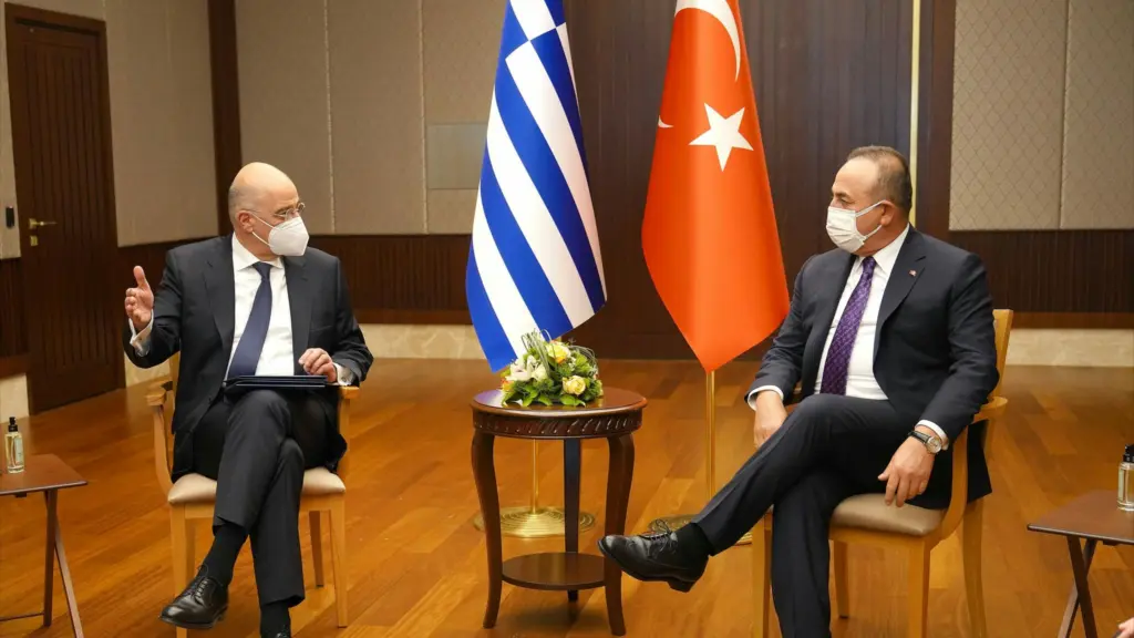 Ο μεγάλος καυγάς μέσα στην Τουρκία – Ο Δένδιας “στρίμωξε” τον Τσαβούσογλου