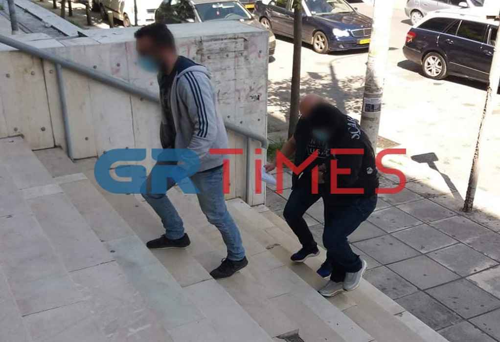 “Στο σκαμνί” ο 39χρονος που τεμάχισε και πέταξε στη σόμπα τη φίλη του (pics&vid)