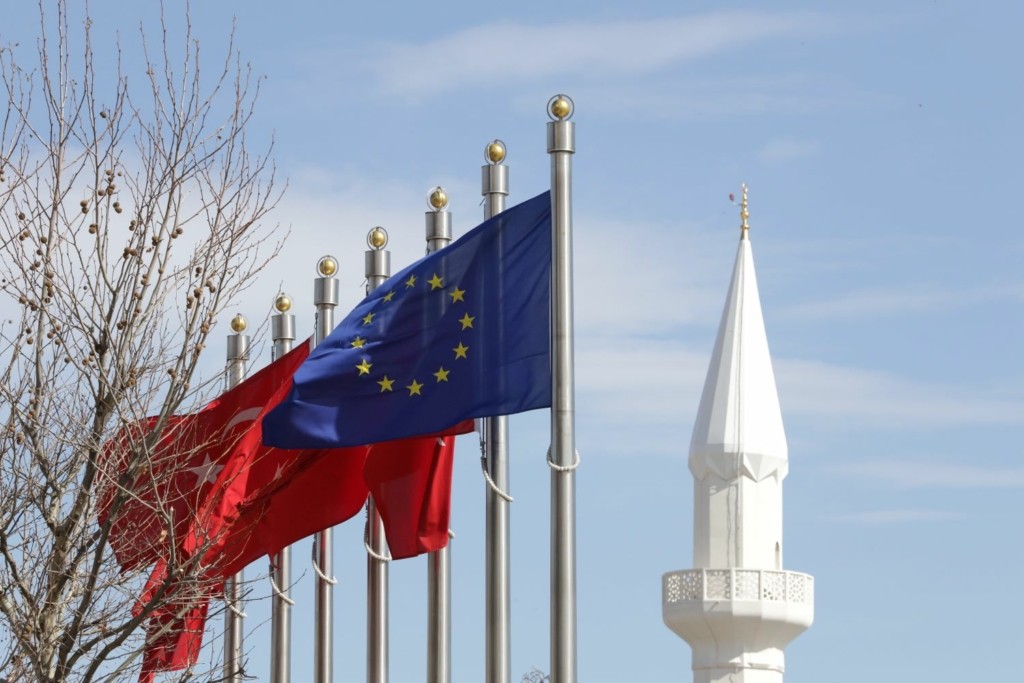 Δεν σταματά η κατρακύλα της τουρκικής οικονομίας