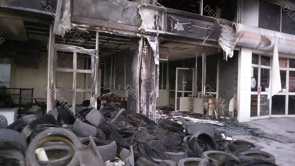 Λαμπάδιασε κατάστημα ανταλλακτικών αυτοκινήτων – Οι φλόγες έφτασαν τα 10 μέτρα (pic)
