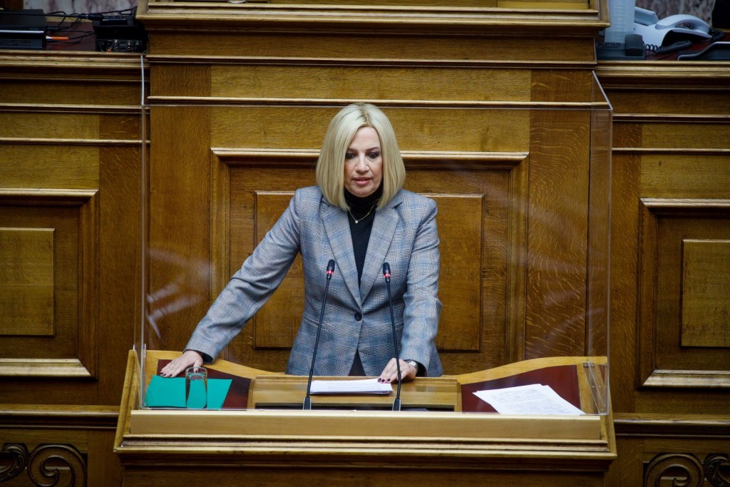 Η Φώφη (λένε ότι) σκέφτεται αν θα διεκδικήσει την Προεδρία του ΚΙΝΑΛ