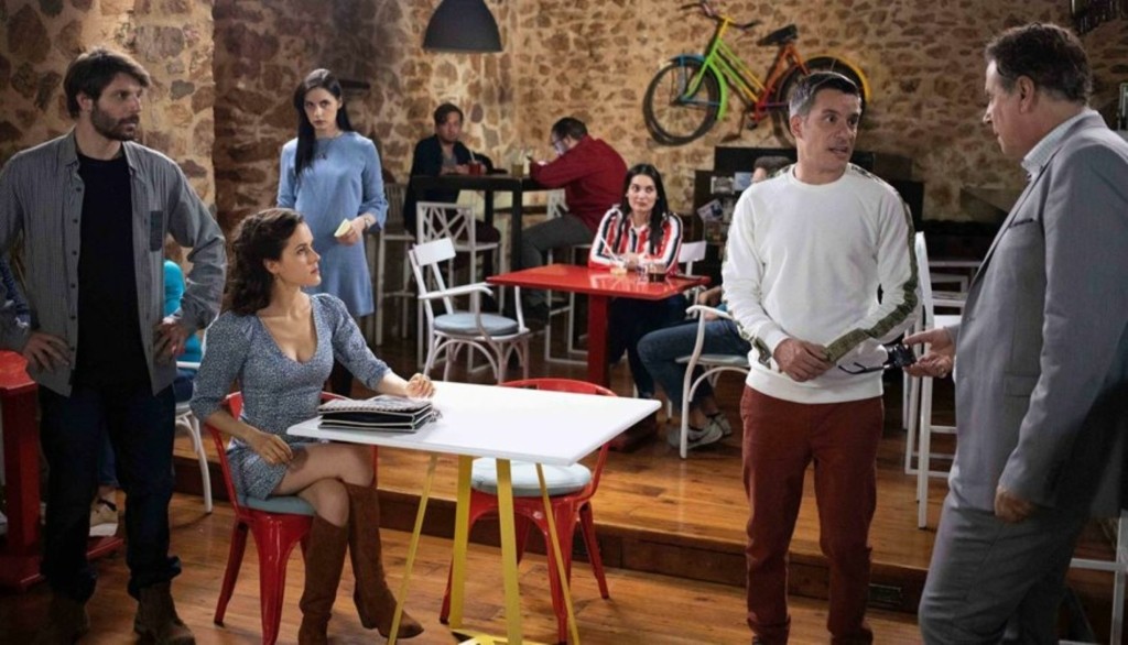 Spoiler – Δεν φαντάζεστε ποιος είναι ο εμπρηστής του “Καφέ της Χαράς”