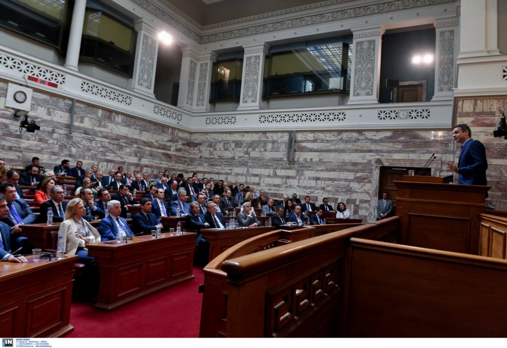 Οι βουλευτές της ΝΔ θα “ψηφίσουν” AstraZeneca