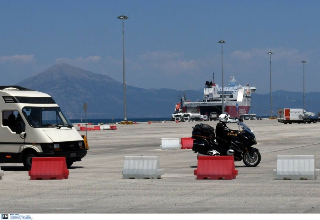 Συναγερμός στην Πάτρα: Έκαναν βόλτα στο λιμάνι και είδαν πτώμα