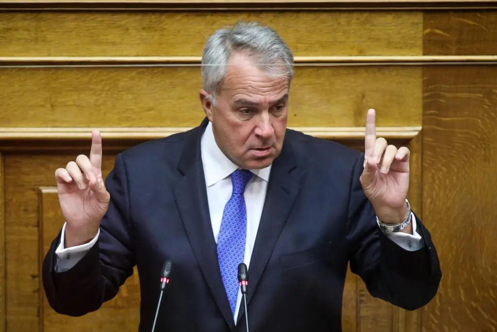 Παρέμβαση Βορίδη για τον δήμαρχο στη Θράκη που απολύει εργαζόμενους ως “γκιουλενιστές”