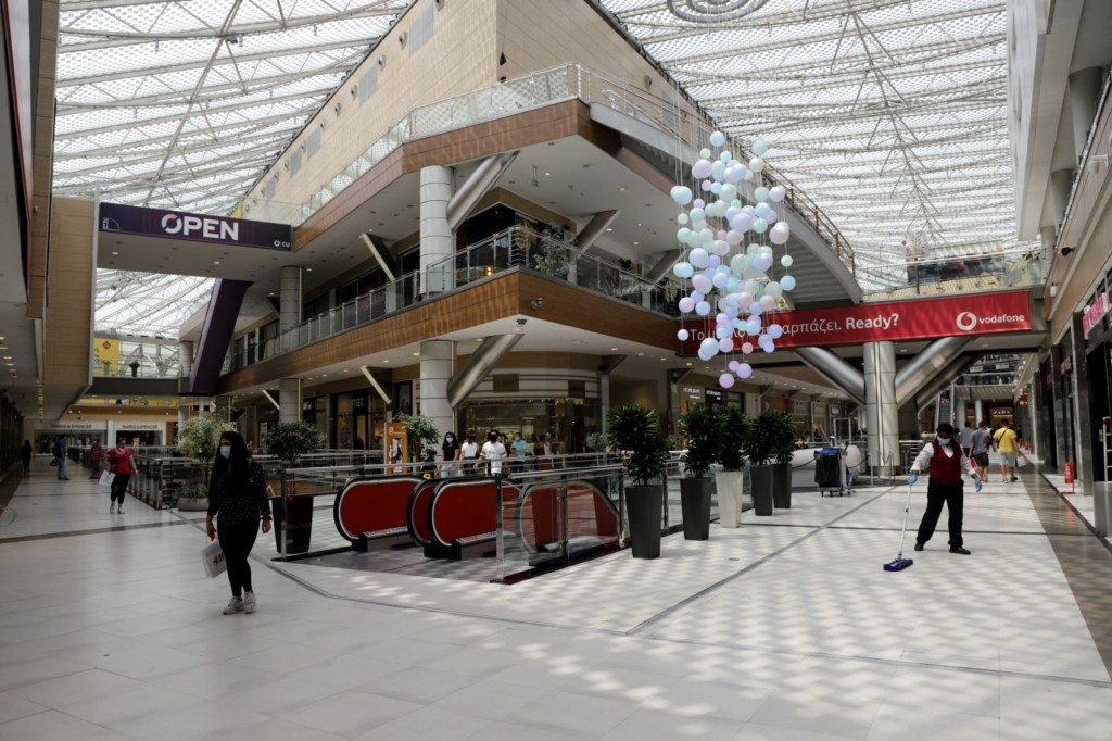 Λοιμωξιολόγοι: Όχι στο άνοιγμα mall και κέντρων αισθητικής