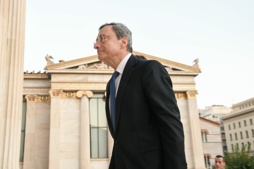 Η Ιταλία παίρνει το ρίσκο και ανοίγει τις εμπορικές επιχειρήσεις