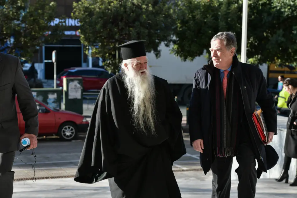 “Ιερός” εξάψαλμος από τον Αμβρόσιο στον Αθηναγόρα για το Άγιο Φως