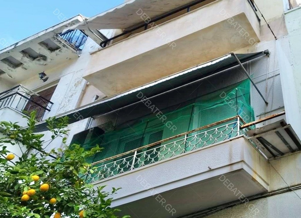 Αδιανόητο – Έριξε πετρέλαιο από το μπαλκόνι σε ανήλικα παιδιά επειδή έκαναν φασαρία! (pics)