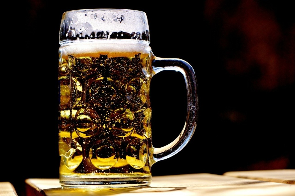 Δανία: Η ζυθοποιία Carlsberg παρουσιάζει τη μικρότερη μπύρα στον κόσμο