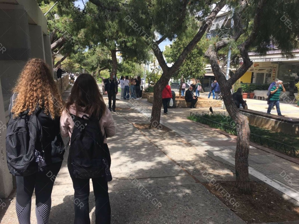 Ο φόβος “φώλιασε” στη Νέα Σμύρνη μετά τις σεξουαλικές επιθέσεις στις μαθήτριες Λυκείου (pics&vid)
