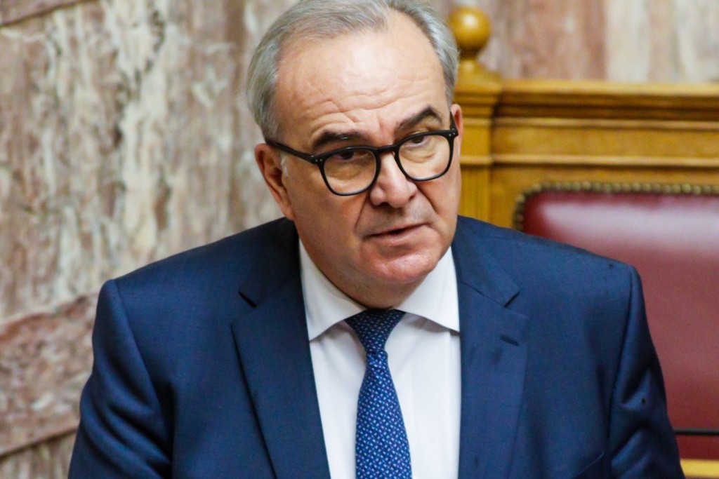 Παπαθανάσης για sms, εστίαση και γυμναστήρια (vid)