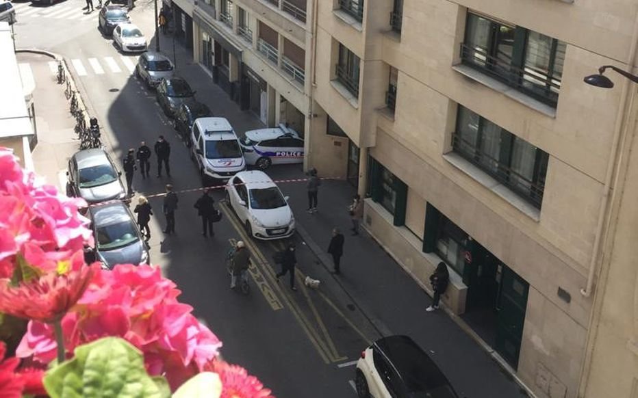 Πυροβολισμοί έξω από νοσοκομείο στο Παρίσι – Ένας νεκρός