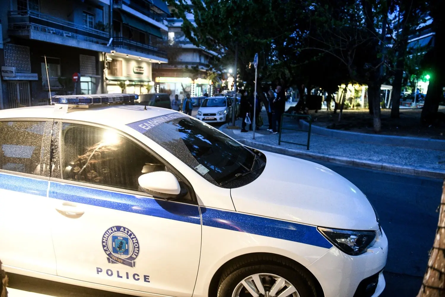Στα χέρια της ΕΛΑΣ δύο άνδρες που μπούκαραν με όπλο σε τράπεζα και άρπαξαν μεγάλο χρηματικό ποσό