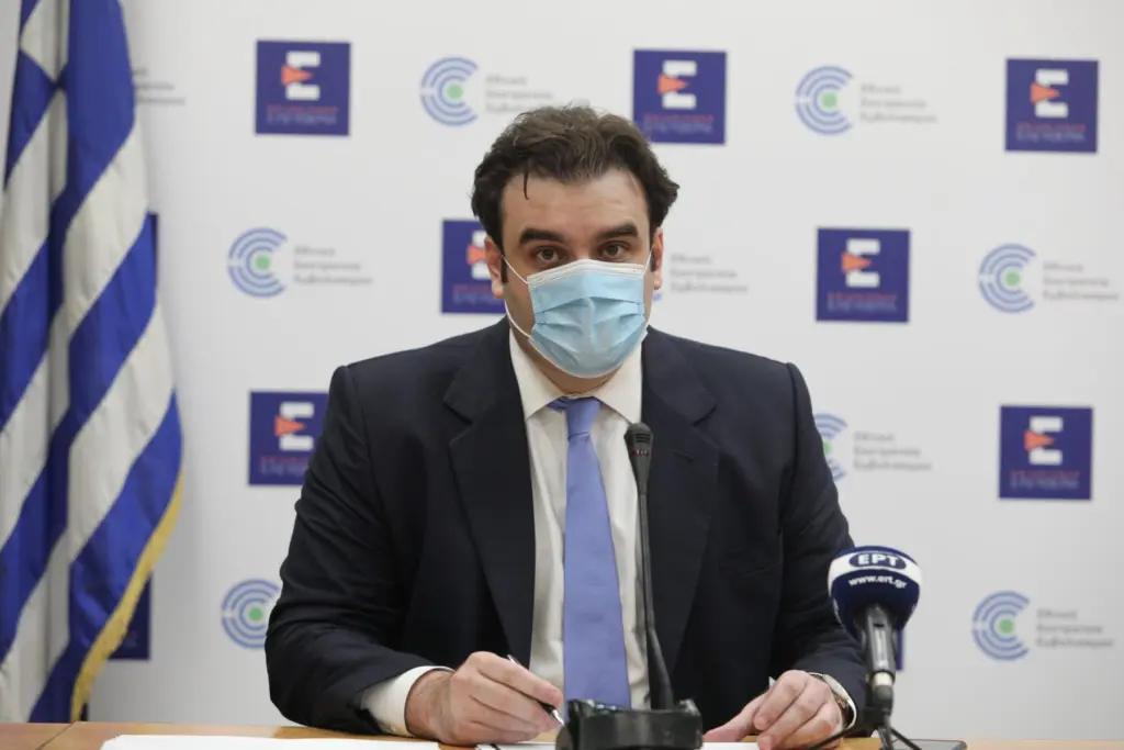 Πιερρακάκης για εμβολιασμούς και μετακινήσεις – Πότε καταργείται το sms (vid)