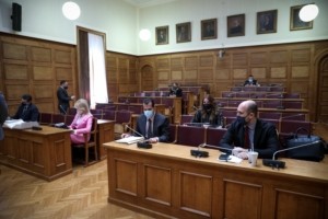 Προανακριτική για Τέμπη: Αποχώρησε το ΚΚΕ που καταγγέλλει φαρσοκωμωδία