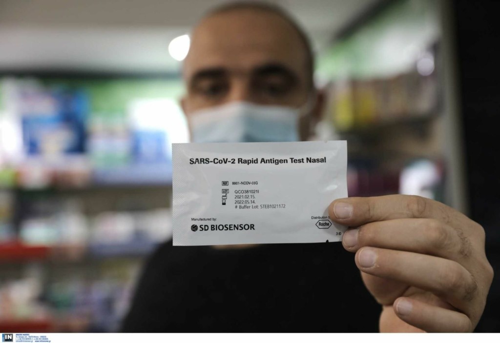 Self test: Πάνω από 90% θετικά σε μαθητές και εκπαιδευτικούς – Επιστρατεύουν και το μονοδοσικό της Johnson&Johnson