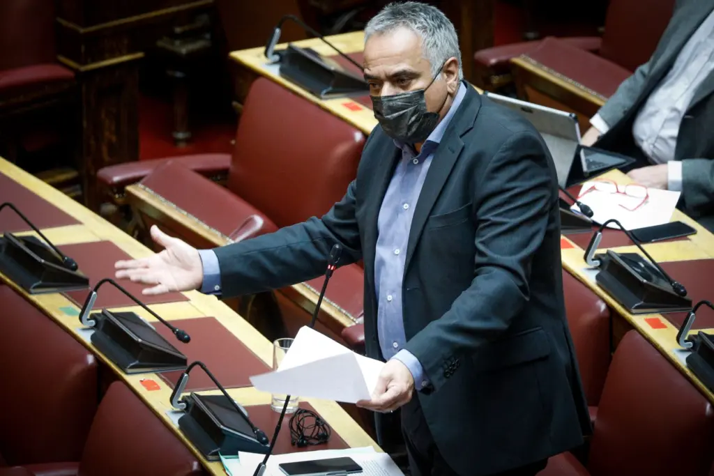 Σκουρλέτης – “Aπαιτούνται ρηξικέλευθες προτάσεις, όχι μίζερες διαχειριστικές λογικές”
