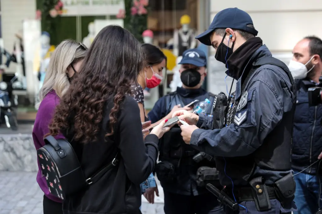 Πιερρακάκης – Έρχεται το τέλος των SMS για να βγαίνουμε από το σπίτι