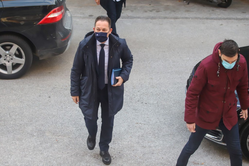Προανήγγειλε προνόμια για τους εμβολιασμένους ο Πέτσας – Στα μέσα Ιουνίου οι αποφάσεις