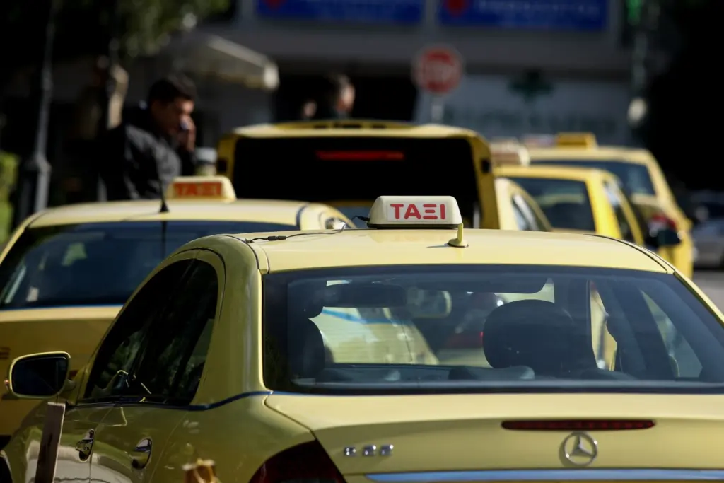 Χωρίς ταξί σήμερα η Αθήνα – 24ωρη απεργία του ΣΑΤΑ για το φορολογικό νομοσχέδιο