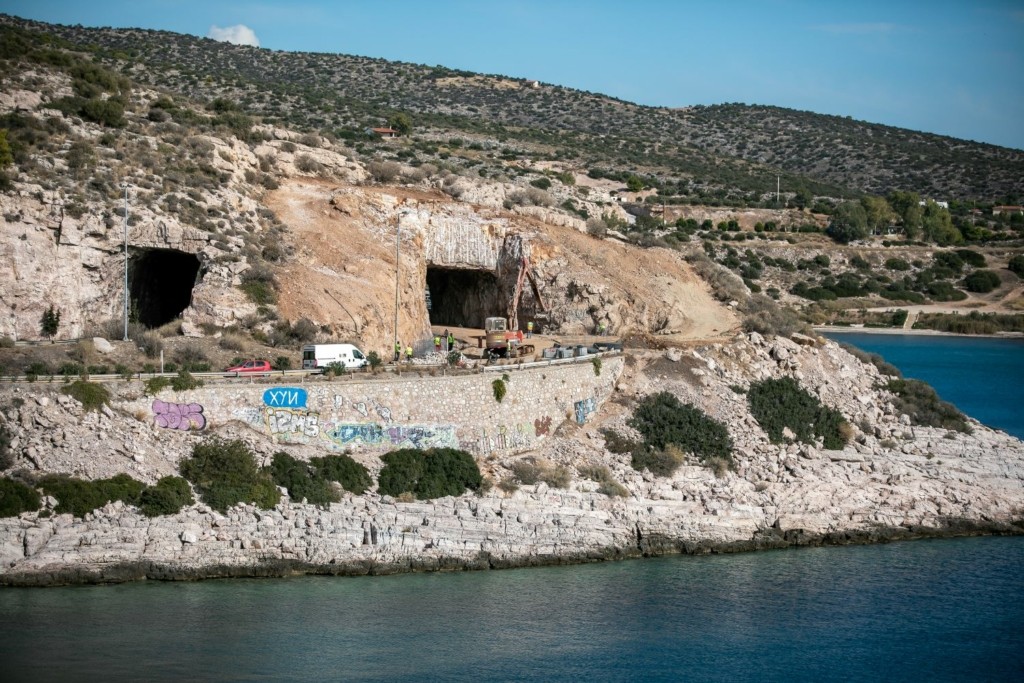 Δίνονται στην κυκλοφορία και τα δύο ρεύματα στις “Τρύπες του Καραμανλή”