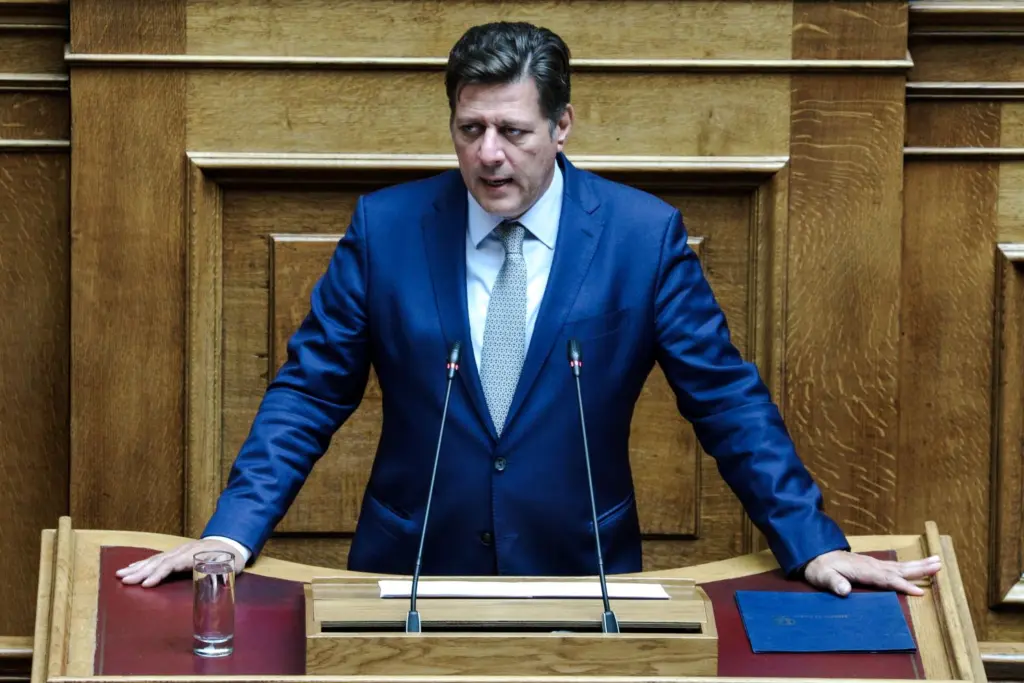 Σε προληπτική καραντίνα ο Βαρβιτσιώτης λόγω κορονοϊού