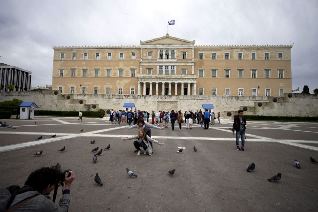 Διατάξεις στο νέο ασφαλιστικό με αλλαγές στον ΑΜΚΑ και τον ΕΦΚΑ