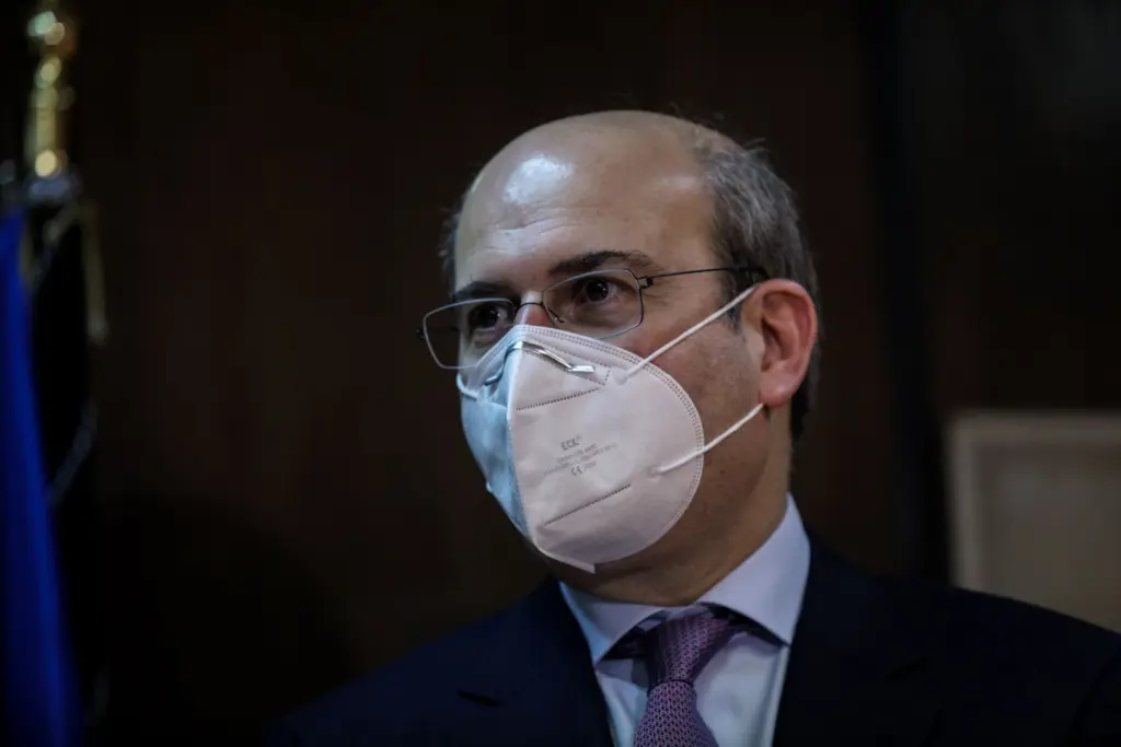 Νέα εποχή στην εξυπηρέτηση των πολιτών από το υπουργείο Εργασίας – Το 1555 τα αλλάζει όλα