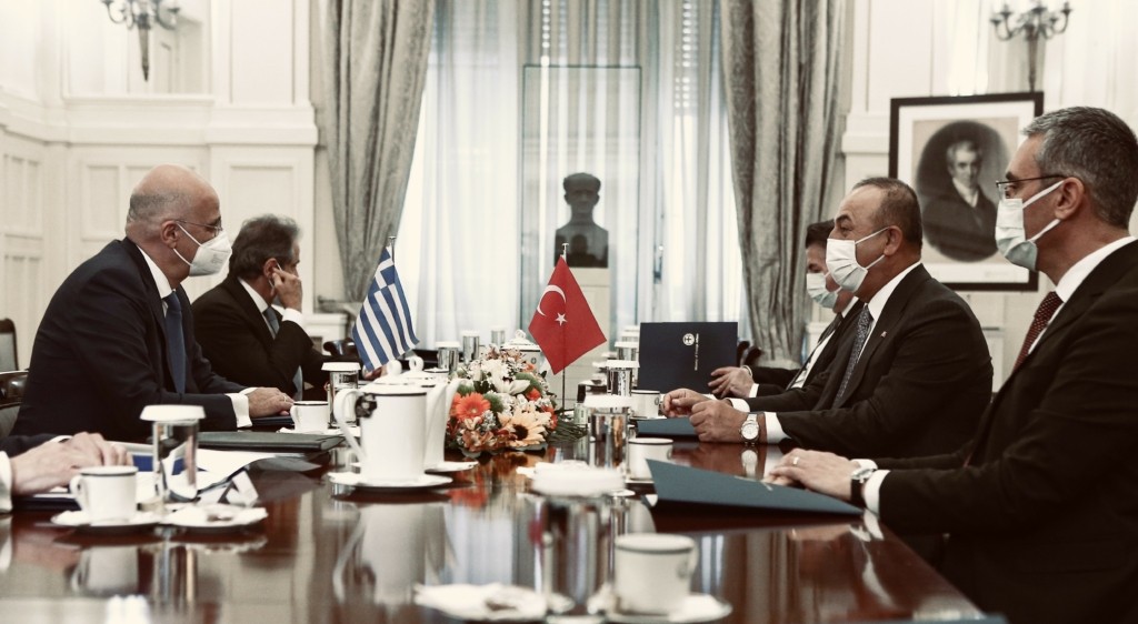 Δένδιας – Τσαβούσογλου: Θετική ή αρνητική η αποτίμηση της συνάντησης;