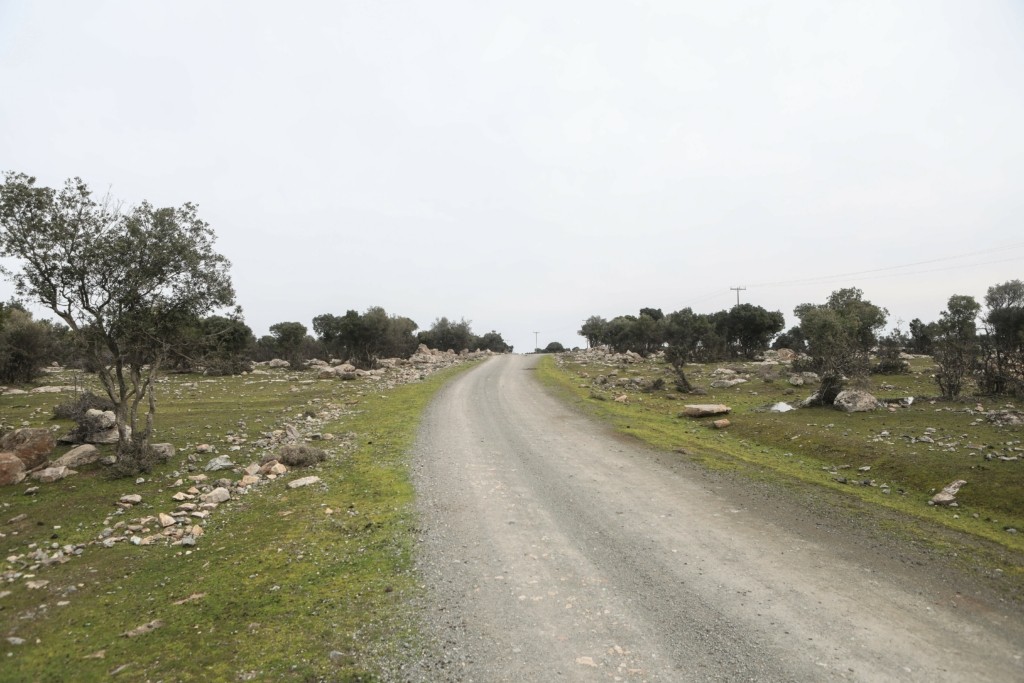 Μακάβριο εύρημα σε χωματόδρομο στην Κορινθία – Είδαν μπροστά τους το πτώμα μιας γυναίκας (pic&vid)