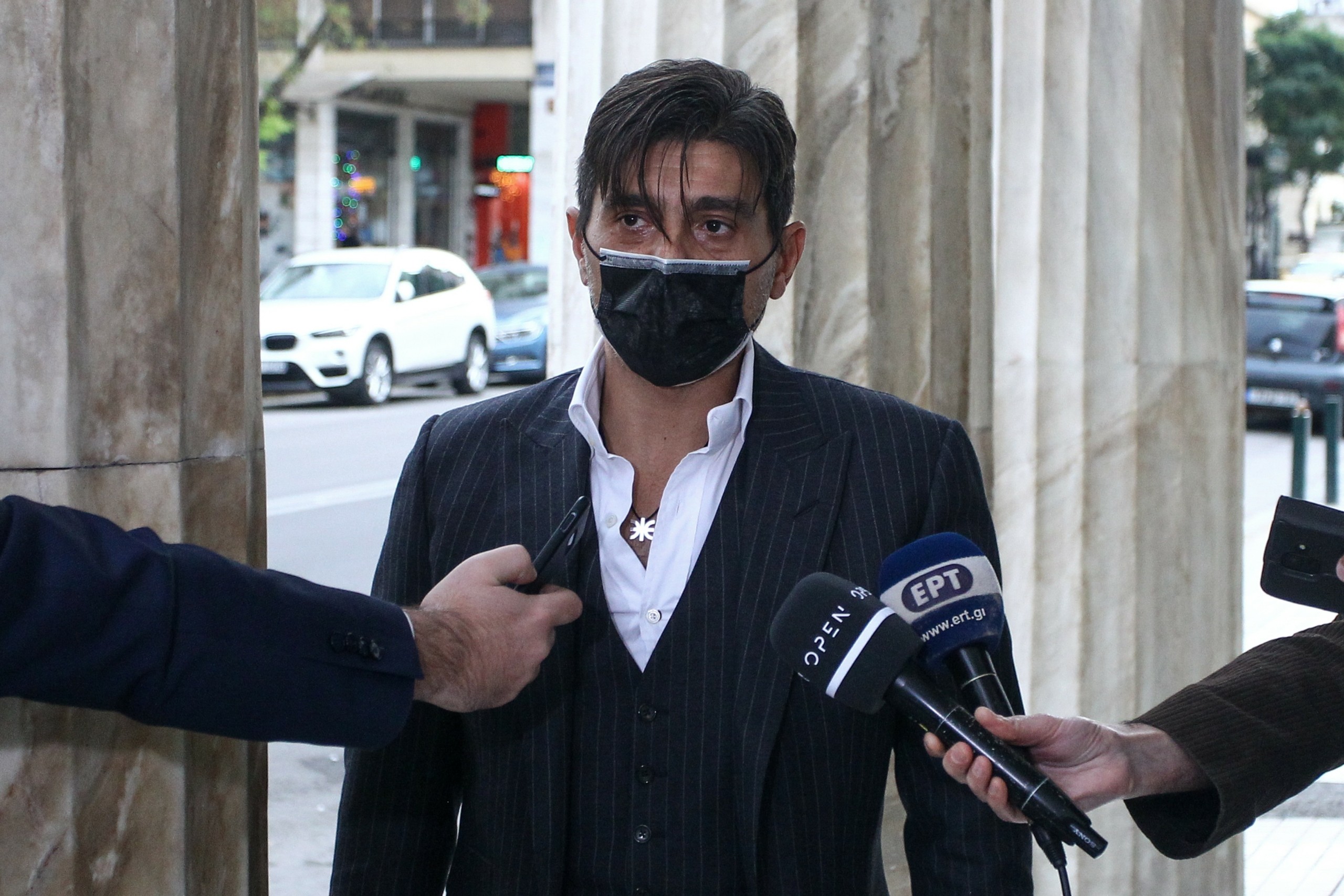 Ο Δ. Γιαννακόπουλος δεν θα κάνει το εμβόλιο για να μην αλλοιωθεί το DNA του (pic)