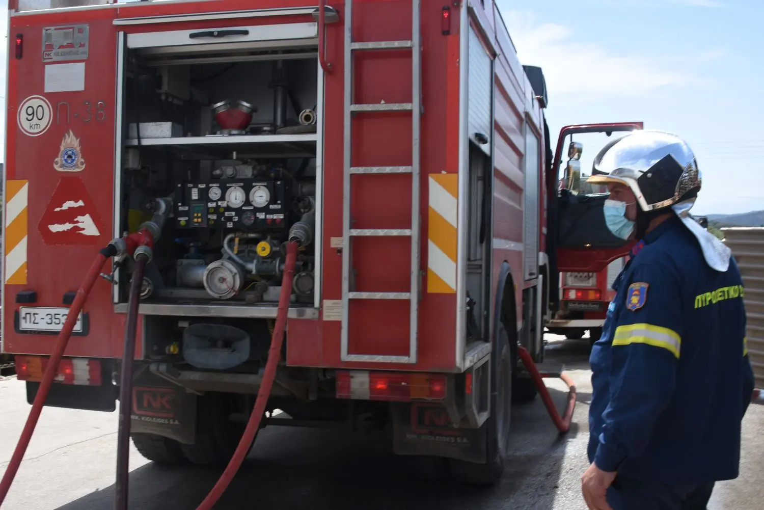 Νεκρός ανασύρθηκε οδηγός που έπεσε σε γκρεμό στο Δήμο Φυλής