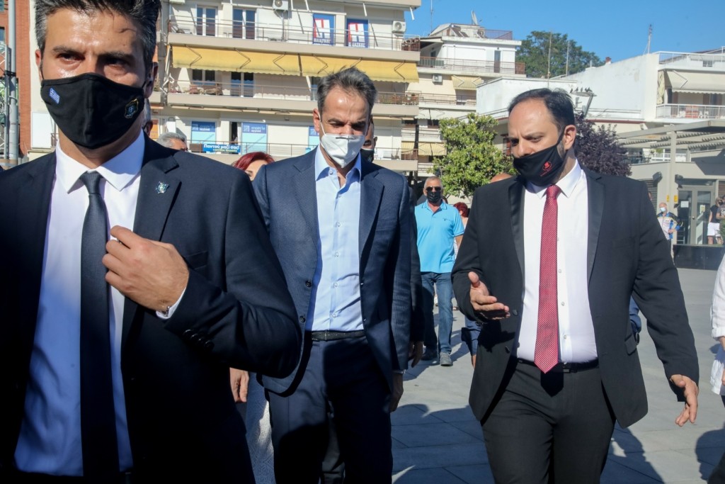 Ξεκάθαρο μήνυμα Μητσοτάκη – “Πρέπει να εμβολιαστούν όλοι οι υγειονομικοί”