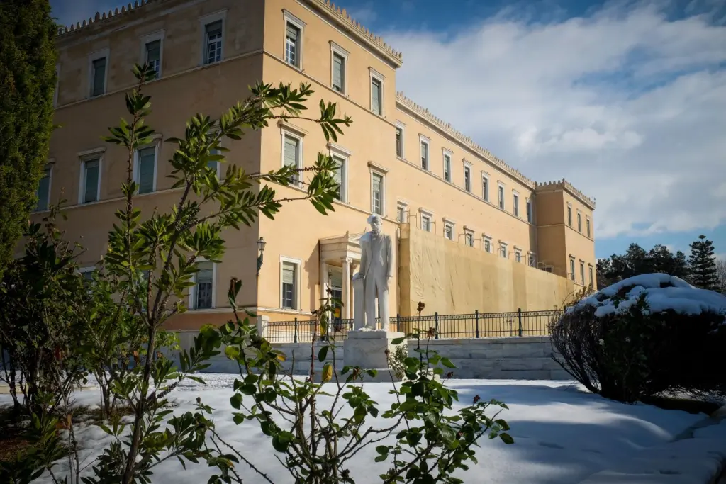 Πολιτική αντιπαράθεση για το κτηνώδες έγκλημα στα Γλυκά Νερά