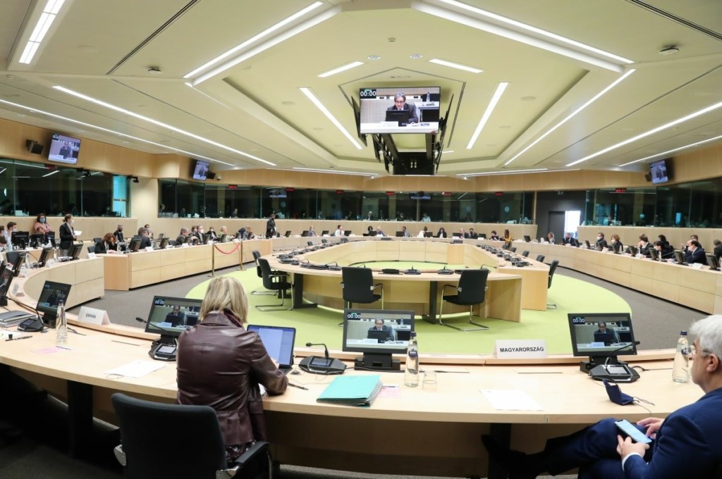 Εξηγήσεις ζητά η ΕΕ από τον πρέσβη της Ρωσίας για τις ξαφνικές κυρώσεις