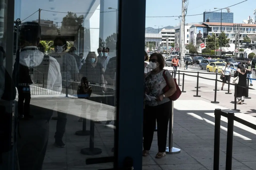 Ανοίγει η πλατφόρμα των ραντεβού και για τα 4 διαθέσιμα εμβόλια και για τους 18-29