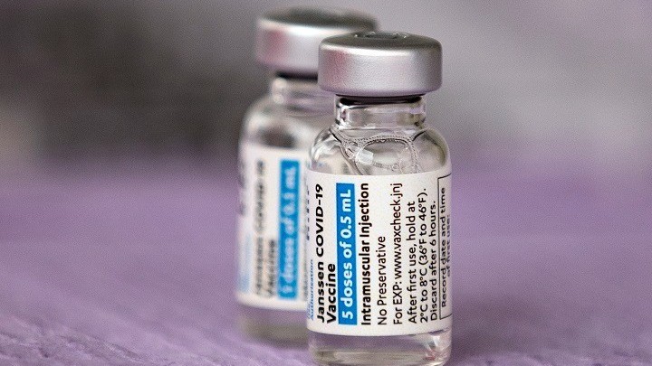 “Η Johnson & Johnson δεν θα εκπληρώσει τις δεσμεύσεις της για την προμήθεια εμβολίων στην Ε.Ε”