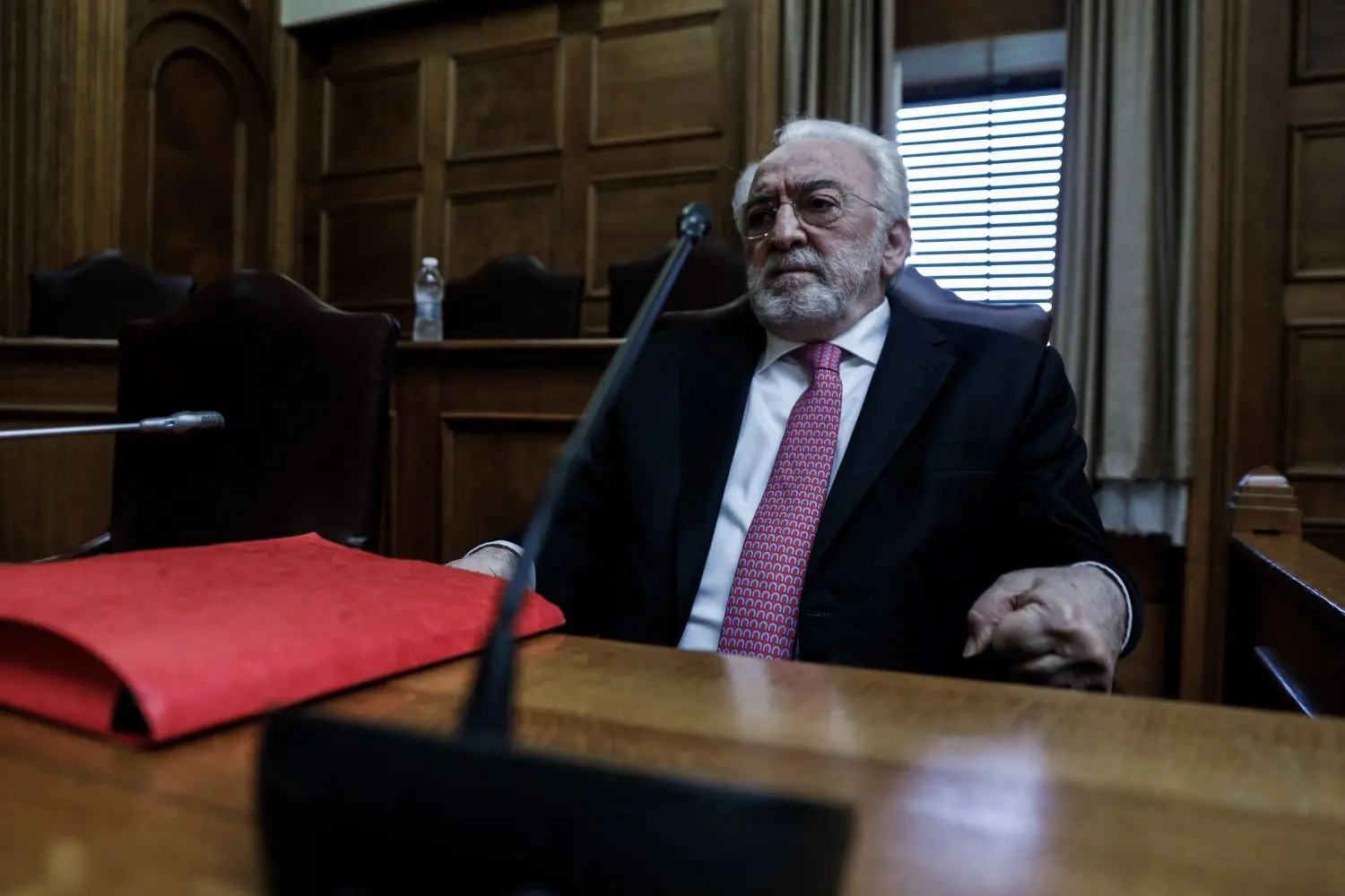 Οι απίστευτοι διάλογοι στην Προανακριτική με τον Καλογρίτσα και η White Porscha στο μυστηριώδες σπίτι