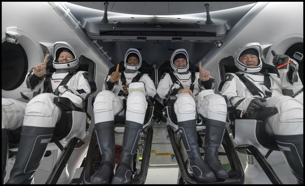 Η διαστημική κάψουλα της NASA επέστρεψε στη Γη – Συγκλονιστικά βίντεο
